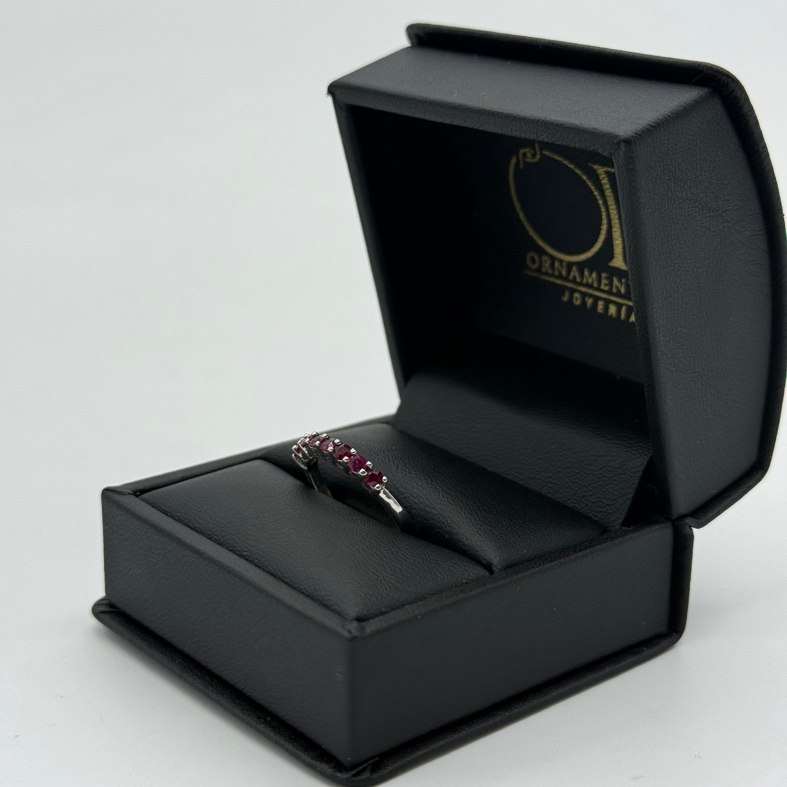 CHURUMBELA RUBIES