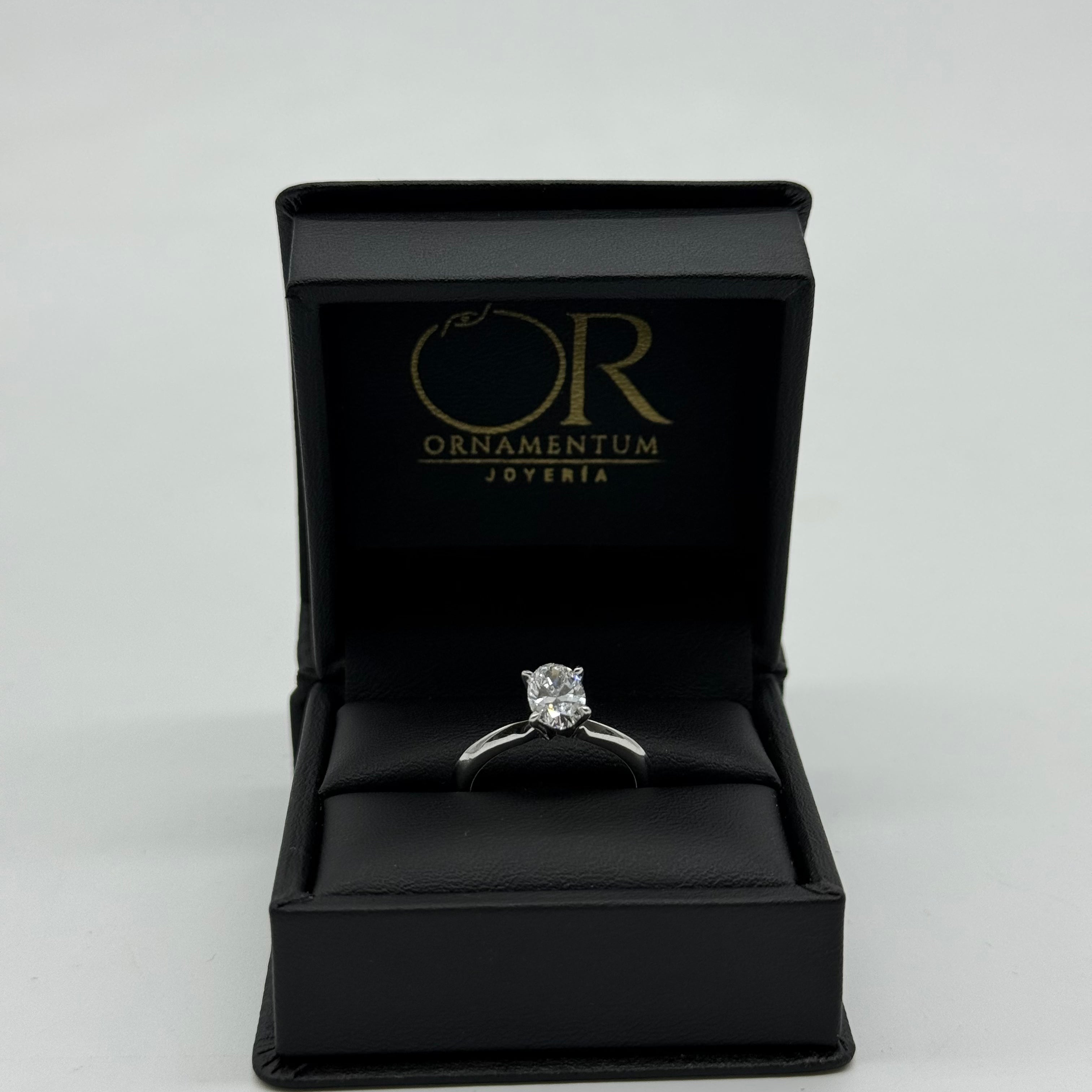SOLITARIO OVAL NOVO IGI