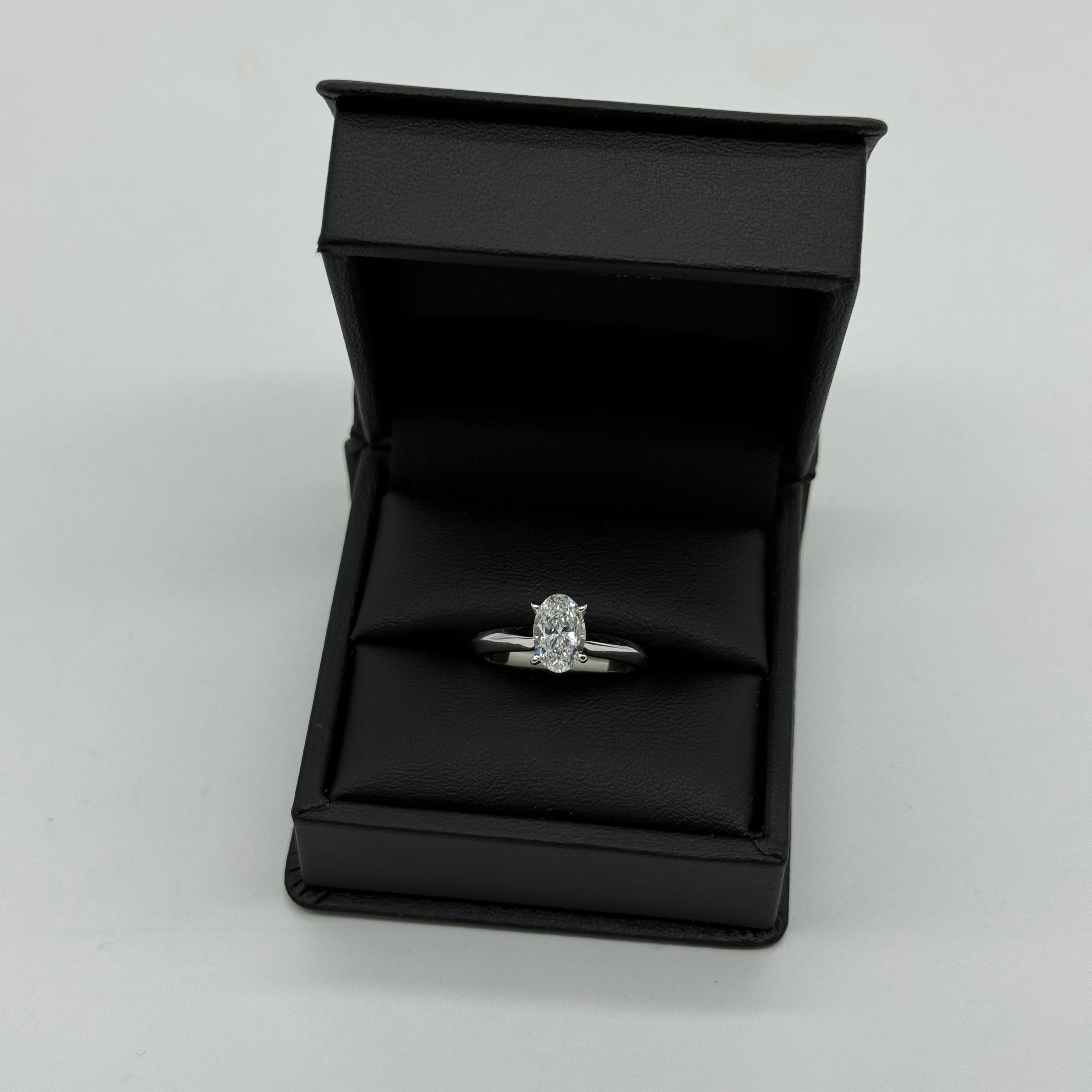 SOLITARIO OVAL NOVO IGI